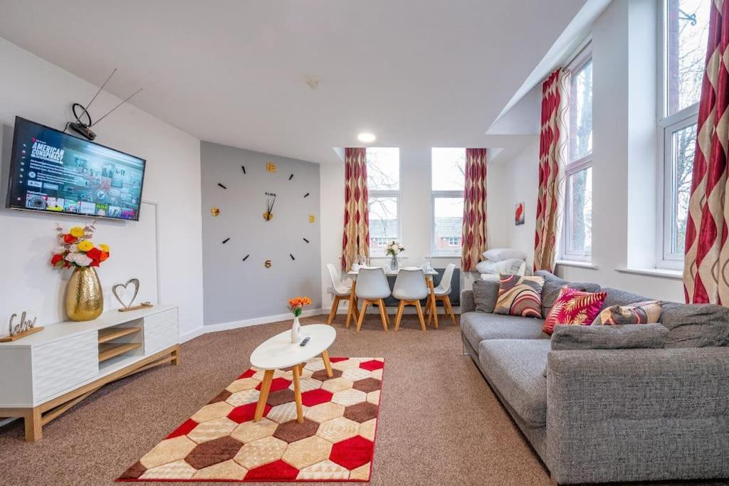 *f18gh* For Relaxed & Cosy Stay/free Parking/wifi Лидс