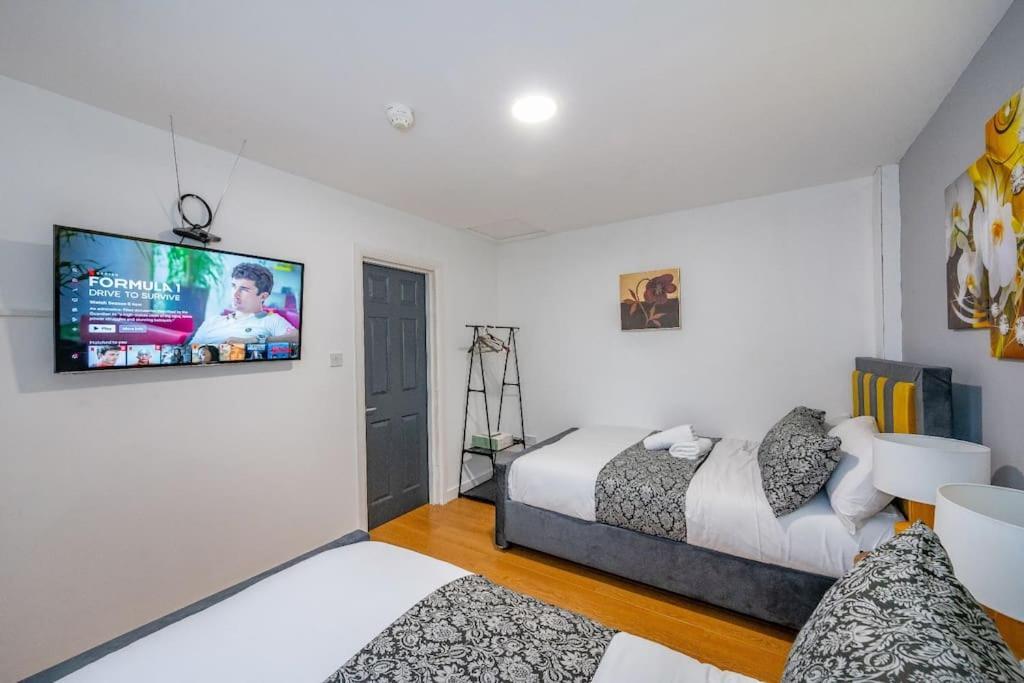 *f18gh* For Relaxed & Cosy Stay/free Parking/wifi