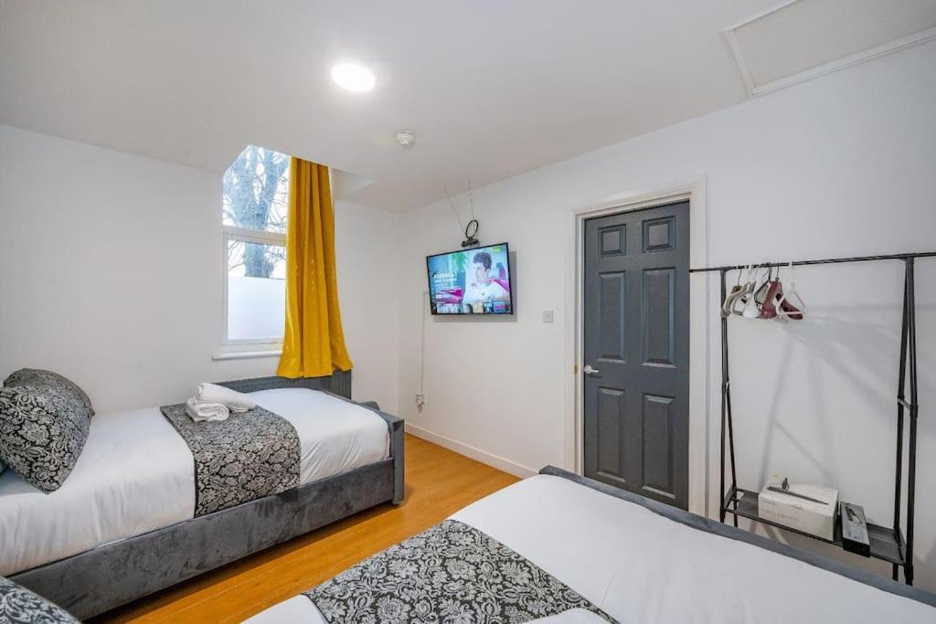 *f18gh* For Relaxed & Cosy Stay/free Parking/wifi Апартаменты