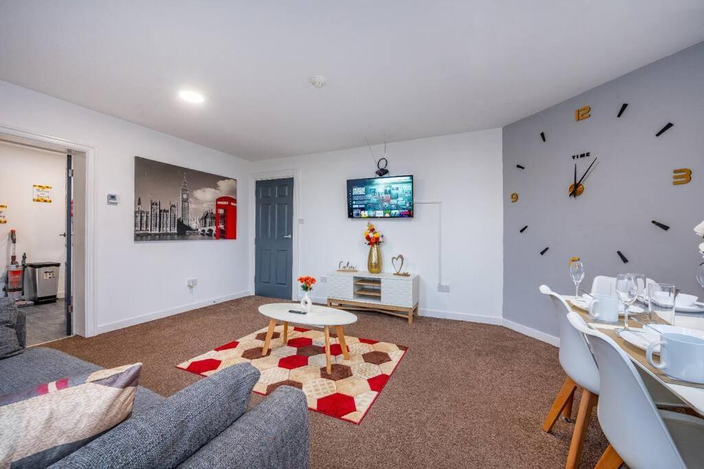 *f18gh* For Relaxed & Cosy Stay/free Parking/wifi