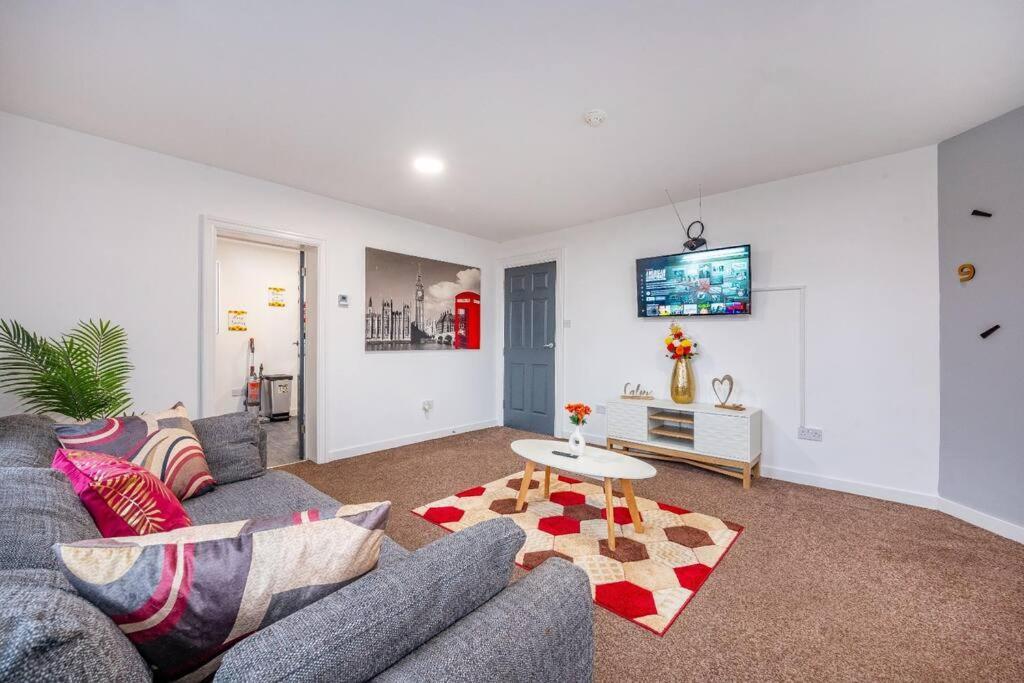 Апартаменты *f18gh* For Relaxed & Cosy Stay/free Parking/wifi Лидс